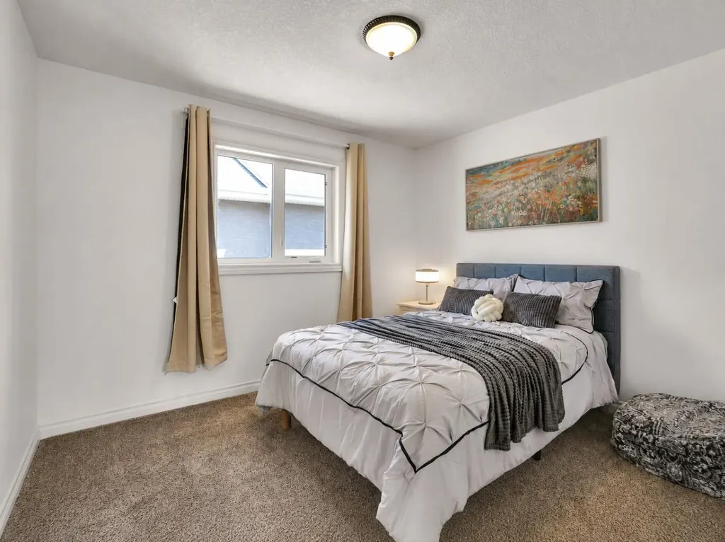 22 Aspen Acres Road SW Calgary AB T3H 0W6