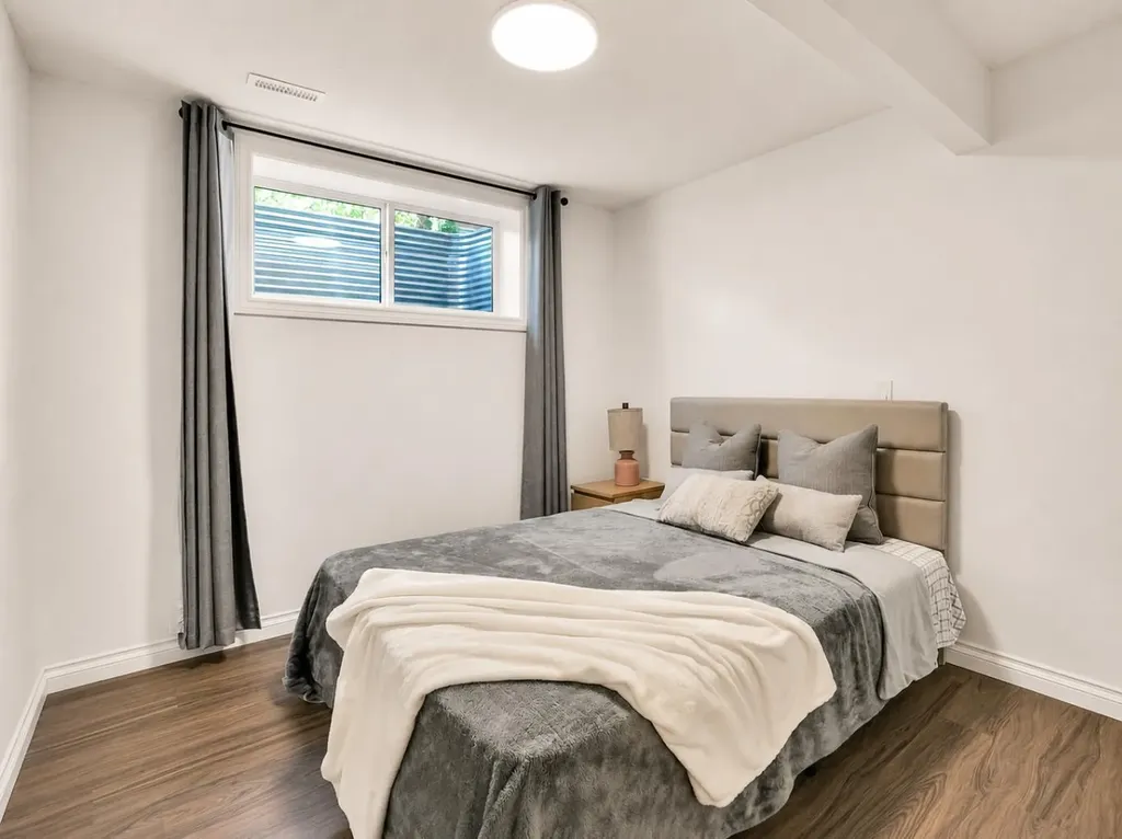 22 Aspen Acres Road SW Calgary AB T3H 0W6