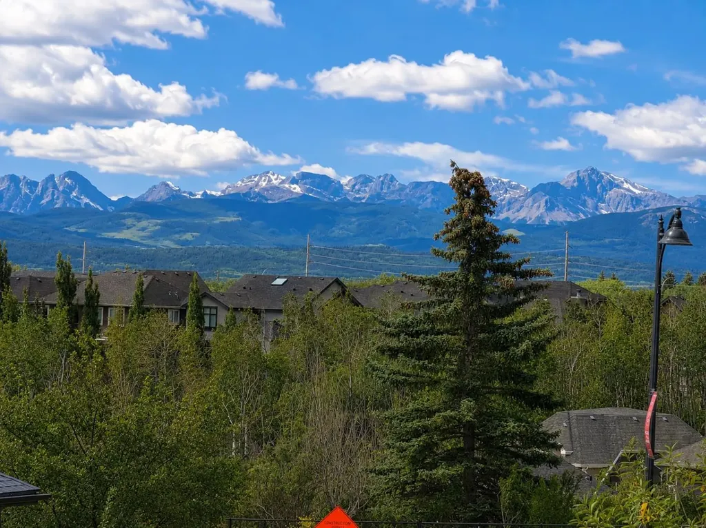 22 Aspen Acres Road SW Calgary AB T3H 0W6