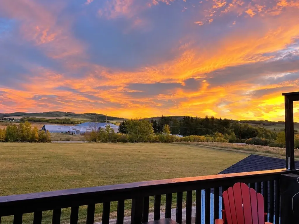 531 Country Meadows Way Diamond Valley AB T0L2A0