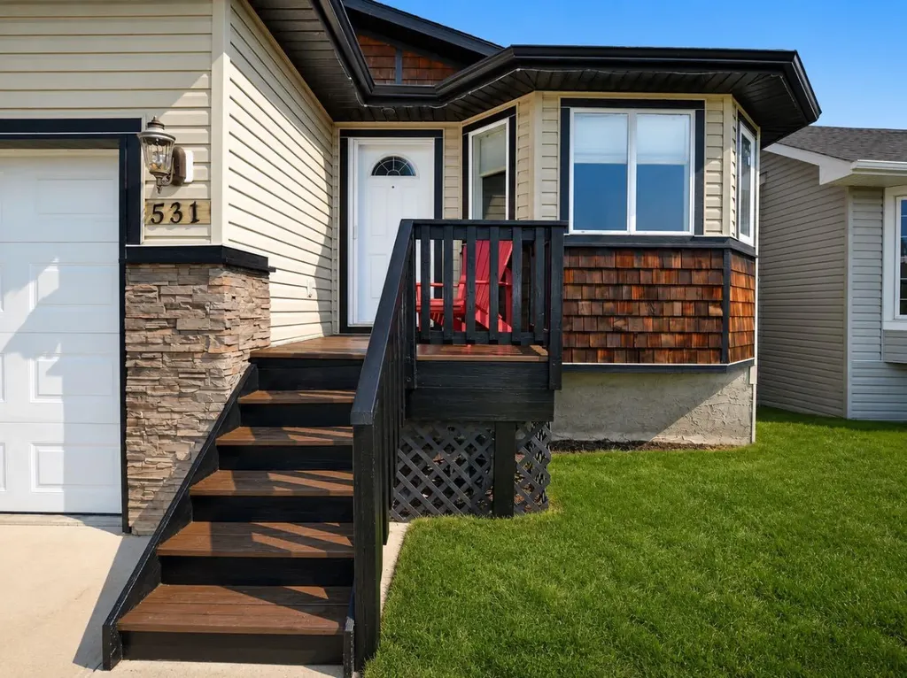 531 Country Meadows Way Diamond Valley AB T0L2A0