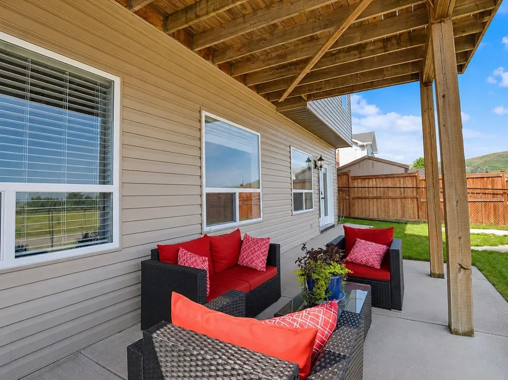 531 Country Meadows Way Diamond Valley AB T0L2A0