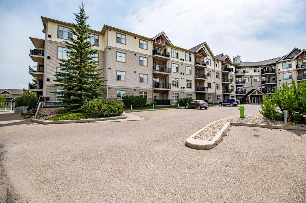 100 Lakeway Boulevard Sylvan Lake AB T4S 0A4