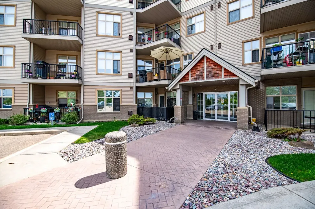100 Lakeway Boulevard Sylvan Lake AB T4S 0A4