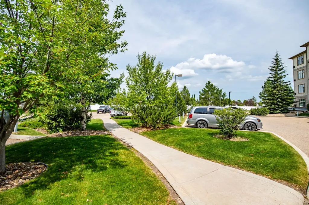 100 Lakeway Boulevard Sylvan Lake AB T4S 0A4