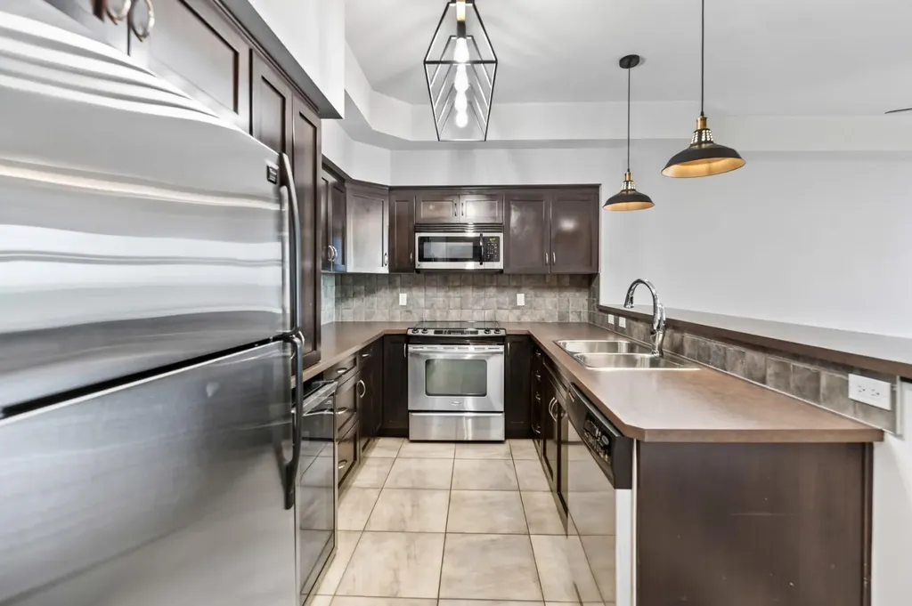 100 Lakeway Boulevard Sylvan Lake AB T4S 0A4