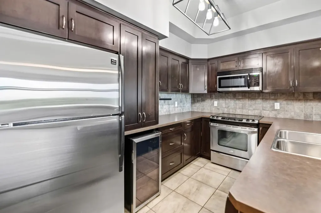 100 Lakeway Boulevard Sylvan Lake AB T4S 0A4