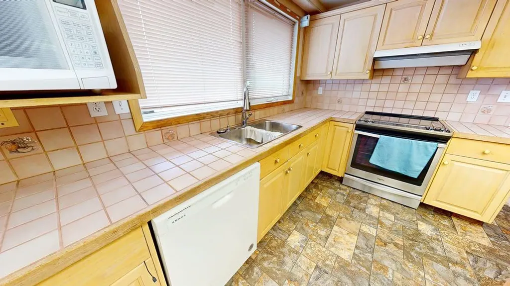 209 2 Avenue Burdett AB T0K0J0