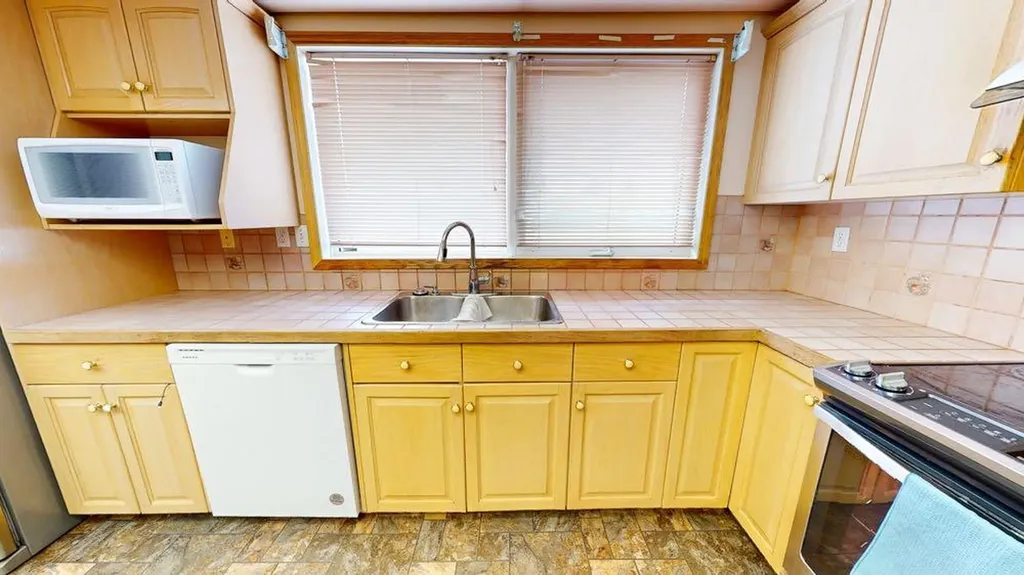209 2 Avenue Burdett AB T0K0J0
