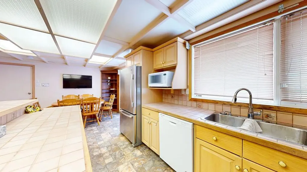 209 2 Avenue Burdett AB T0K0J0