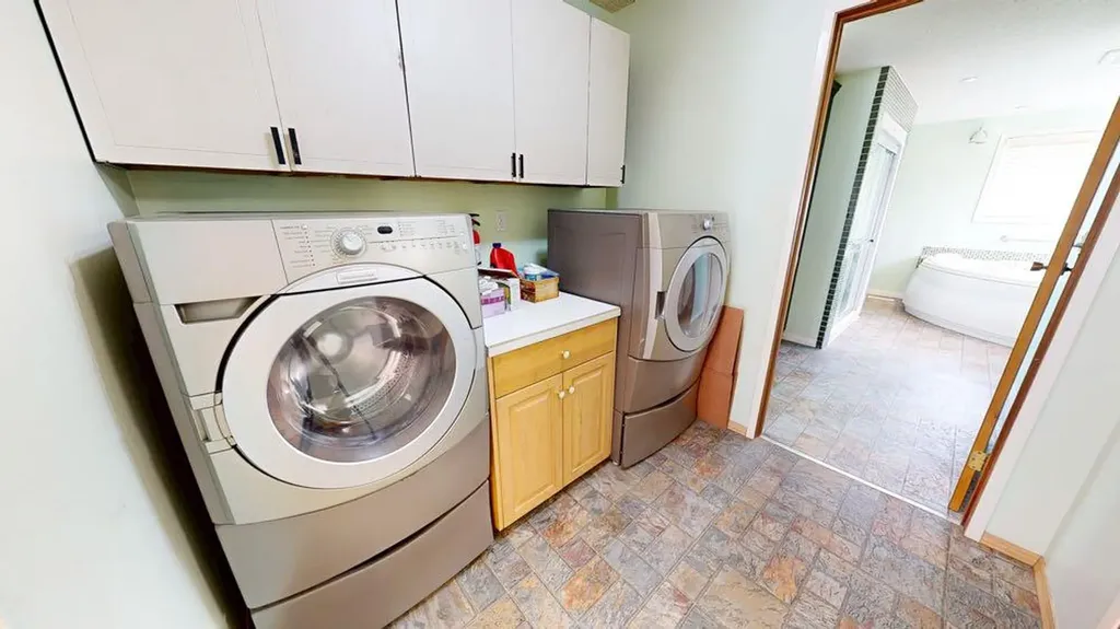 209 2 Avenue Burdett AB T0K0J0