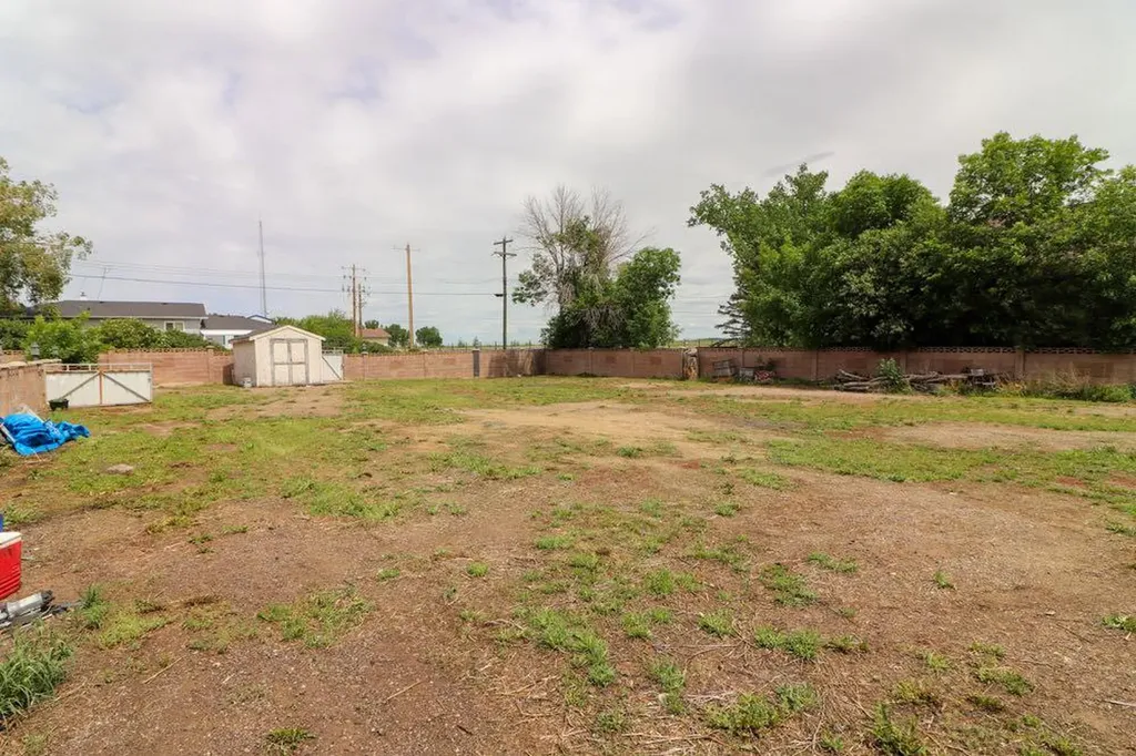 209 2 Avenue Burdett AB T0K0J0