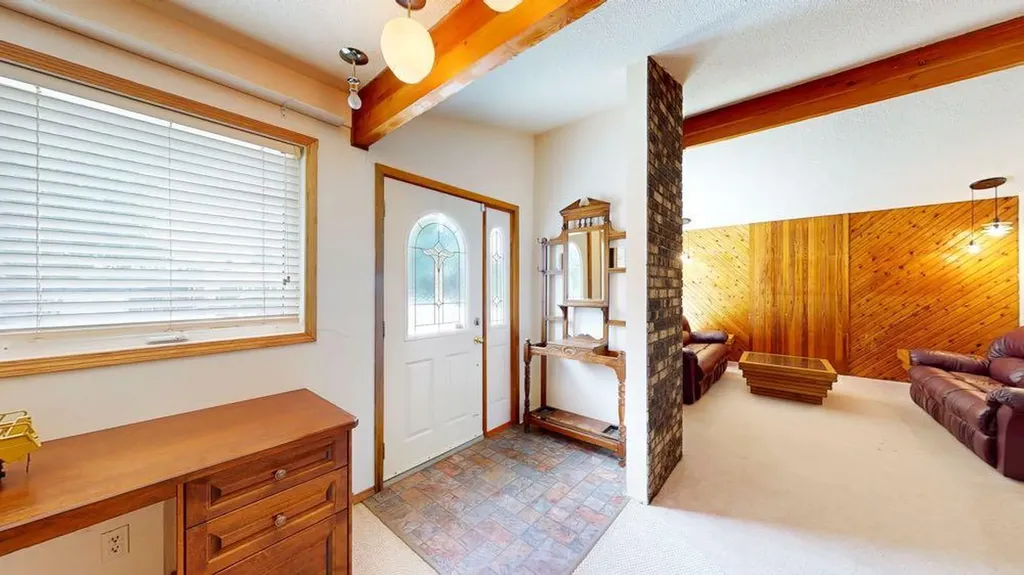 209 2 Avenue Burdett AB T0K0J0