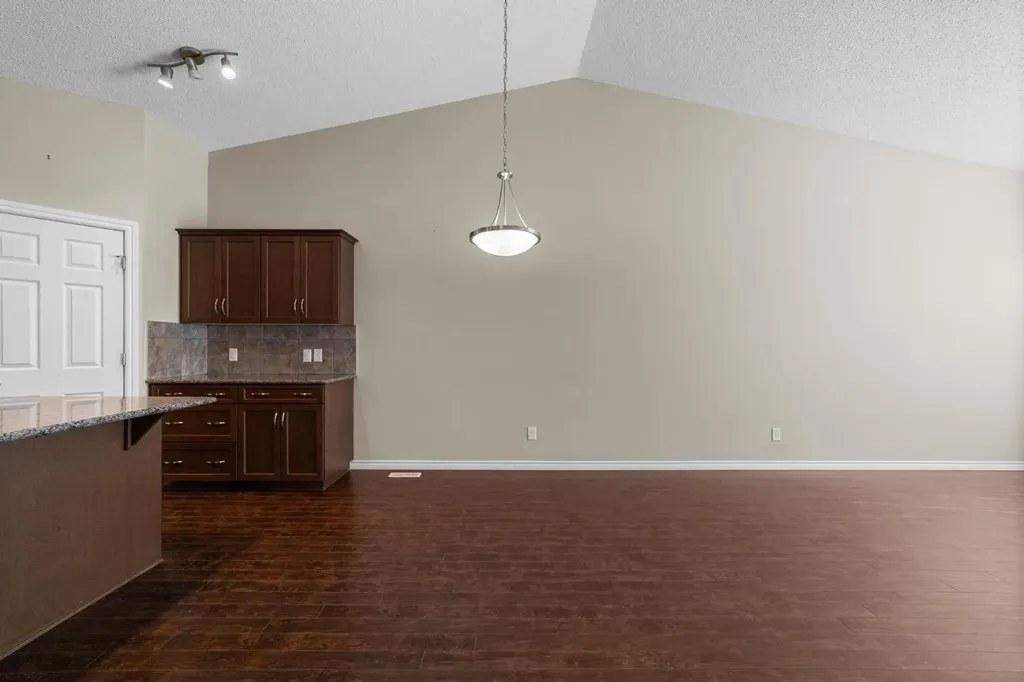 5021 34 Avenue Camrose AB T4V5G2