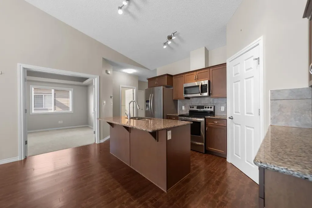 5021 34 Avenue Camrose AB T4V5G2
