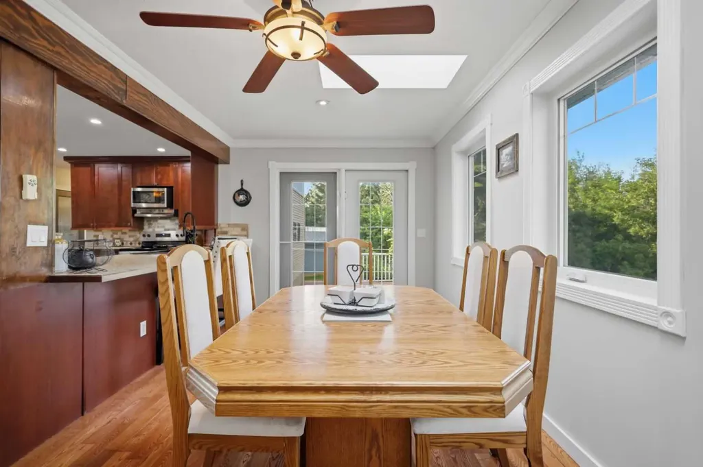 31 Willow Crescent Lacombe AB T4L 1V3