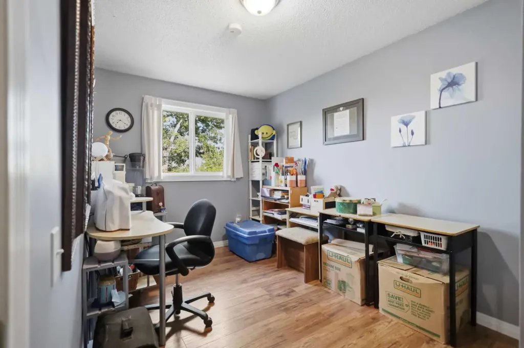 31 Willow Crescent Lacombe AB T4L 1V3