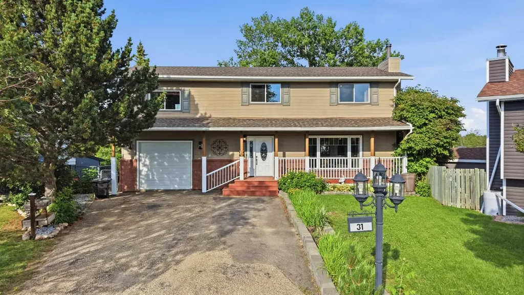 31 Willow Crescent Lacombe AB T4L 1V3