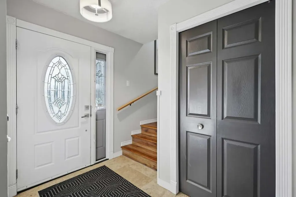 31 Willow Crescent Lacombe AB T4L 1V3
