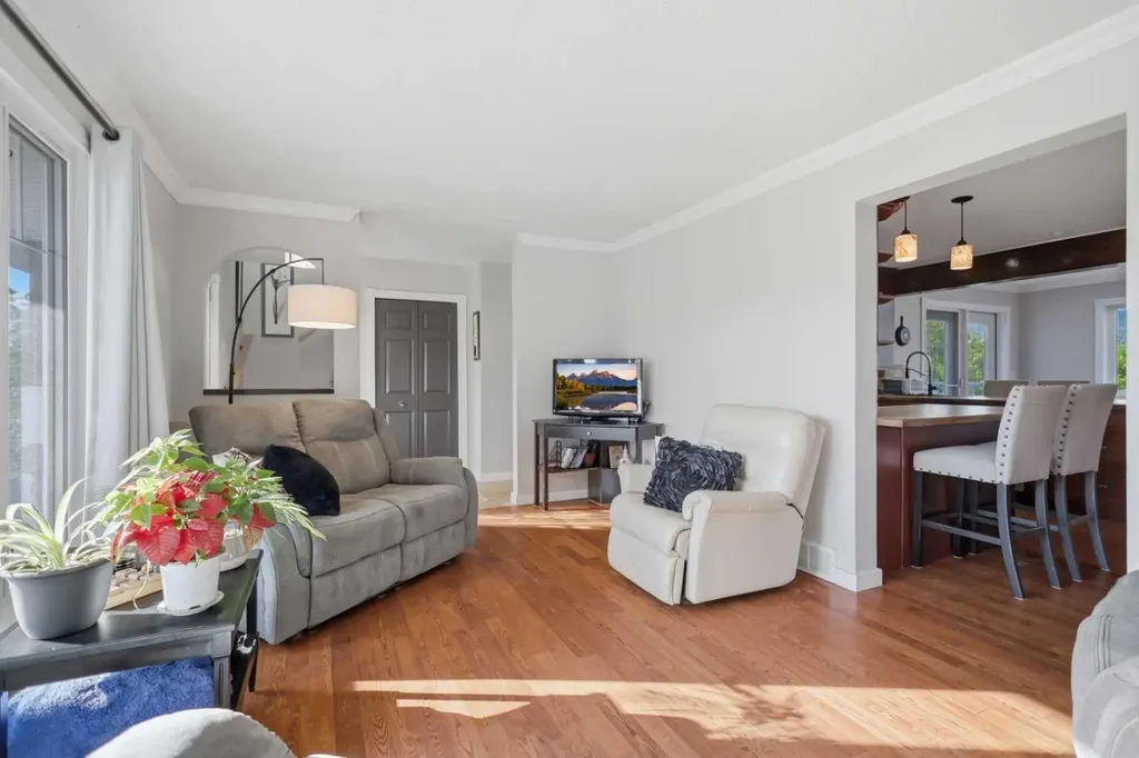 31 Willow Crescent Lacombe AB T4L 1V3