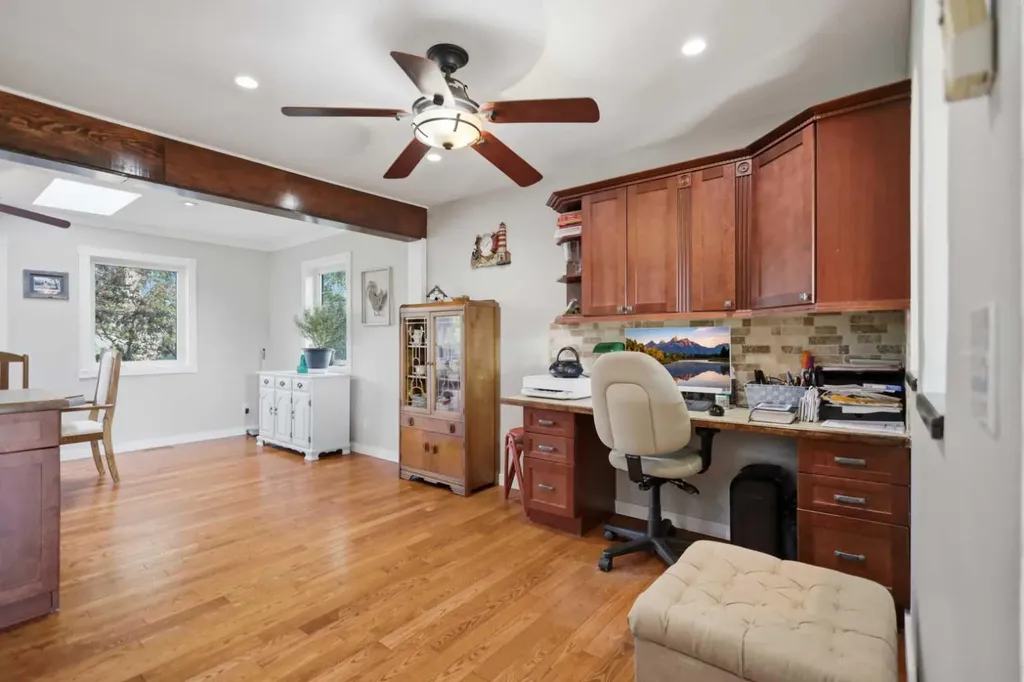 31 Willow Crescent Lacombe AB T4L 1V3