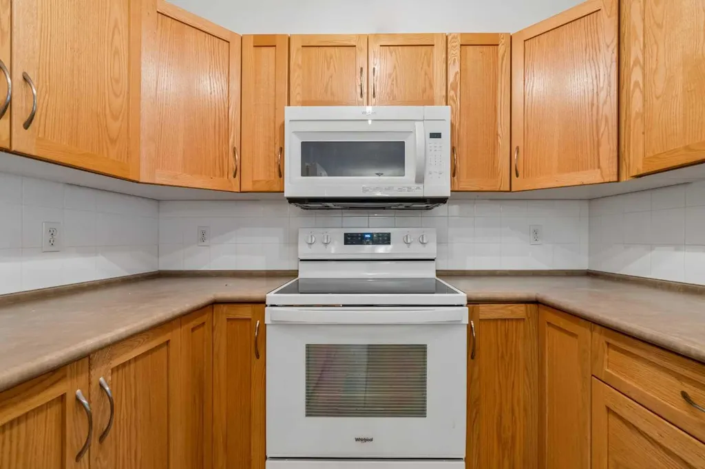 304 Mackenzie Way SW Airdrie AB T4B 3H7