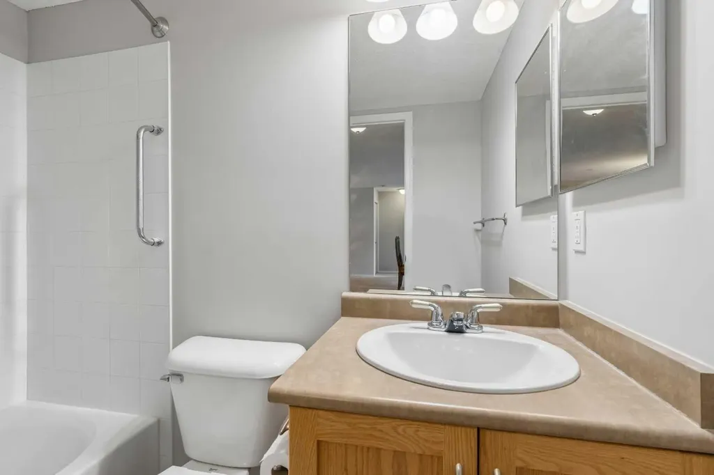 304 Mackenzie Way SW Airdrie AB T4B 3H7