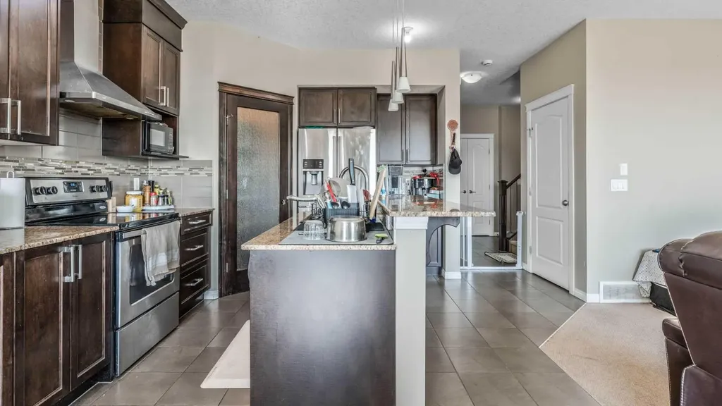 396 Skyview Shores Manor NE Calgary AB T3N 0H4