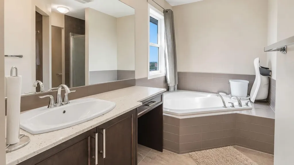 396 Skyview Shores Manor NE Calgary AB T3N 0H4