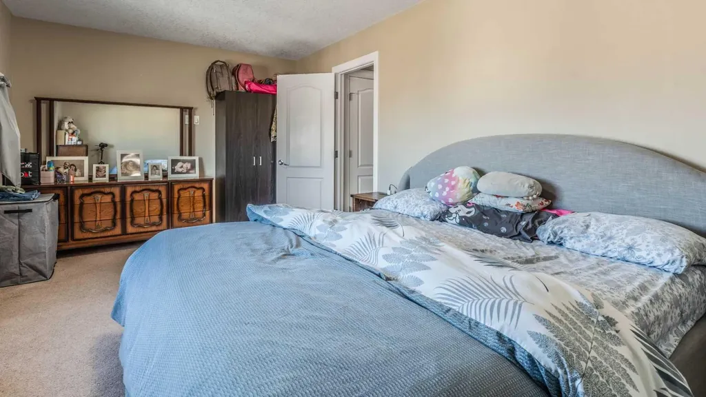 396 Skyview Shores Manor NE Calgary AB T3N 0H4