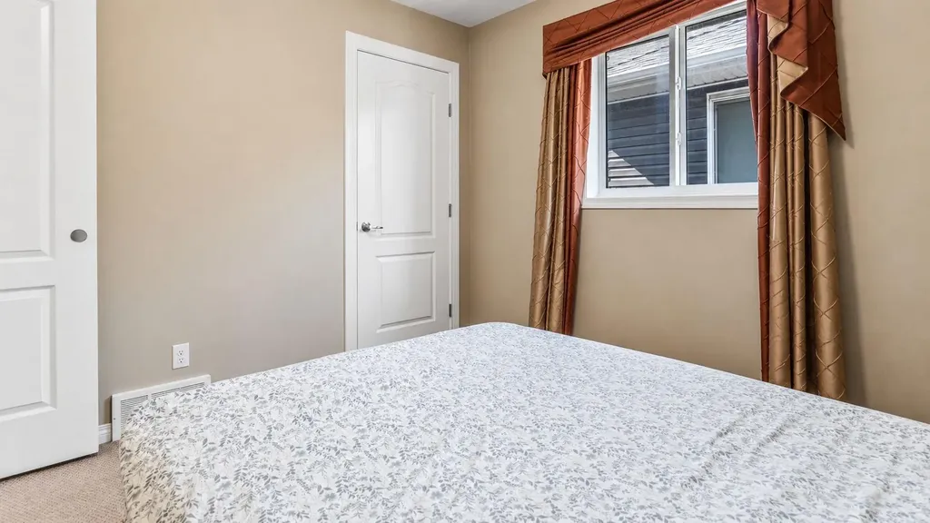 396 Skyview Shores Manor NE Calgary AB T3N 0H4