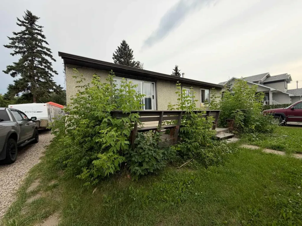 10408 96 Street Grande Prairie AB T8V 1Z9