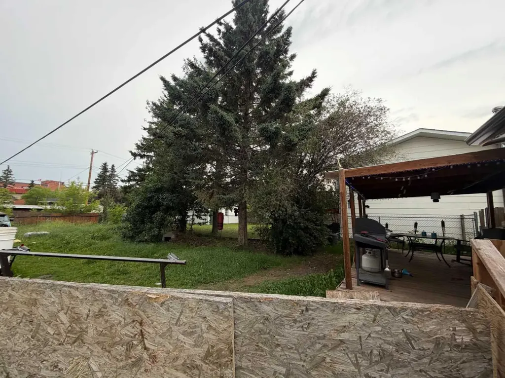 10408 96 Street Grande Prairie AB T8V 1Z9