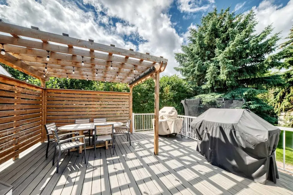 777 East Lakeview Road Chestermere AB T1X 1B1