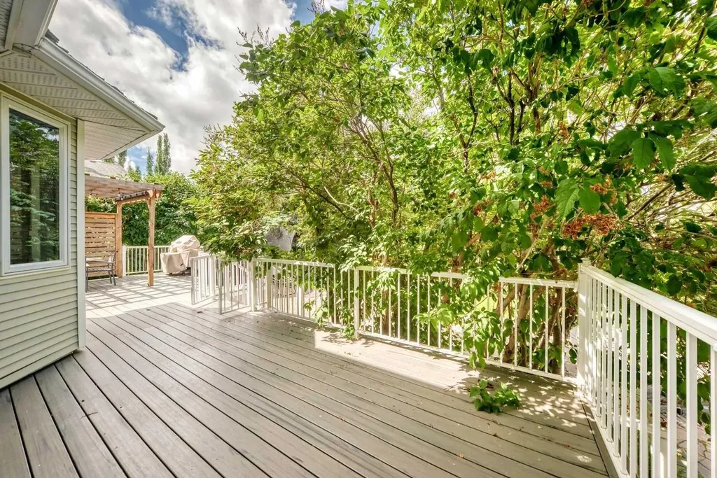 777 East Lakeview Road Chestermere AB T1X 1B1