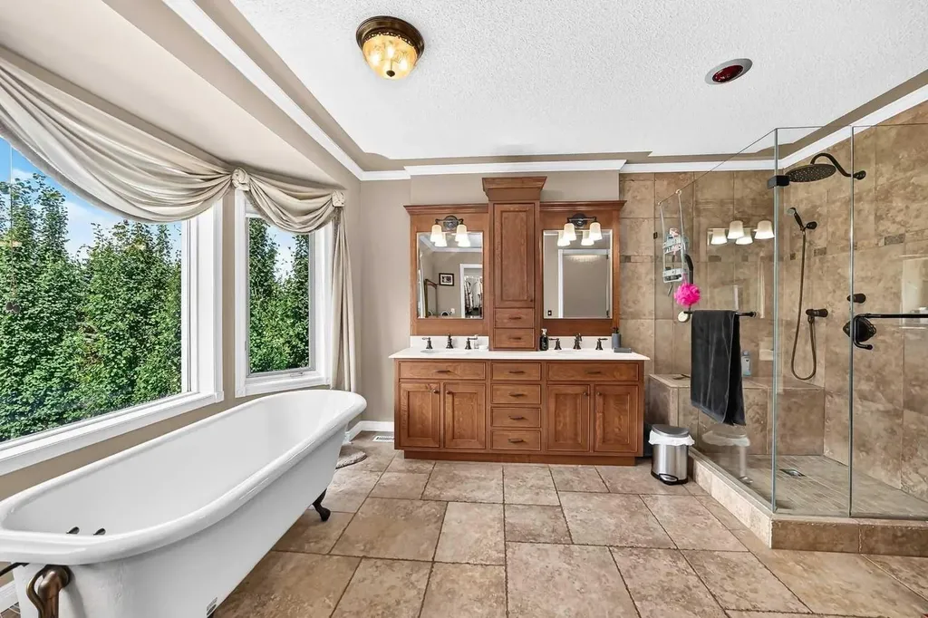 777 East Lakeview Road Chestermere AB T1X 1B1