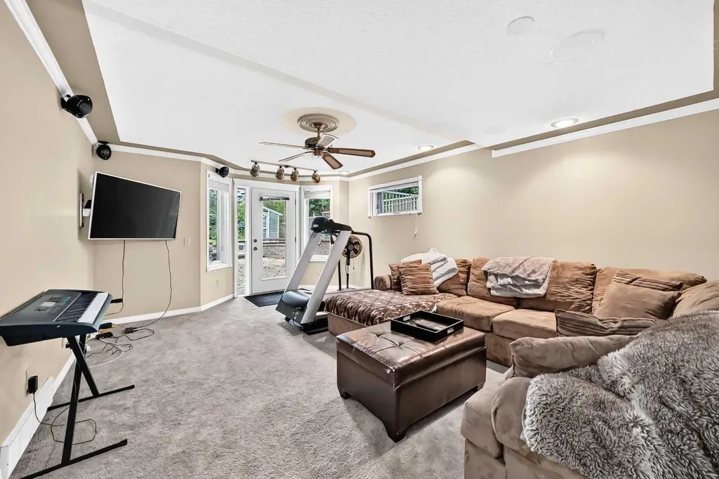777 East Lakeview Road Chestermere AB T1X 1B1