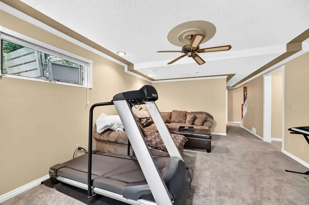 777 East Lakeview Road Chestermere AB T1X 1B1