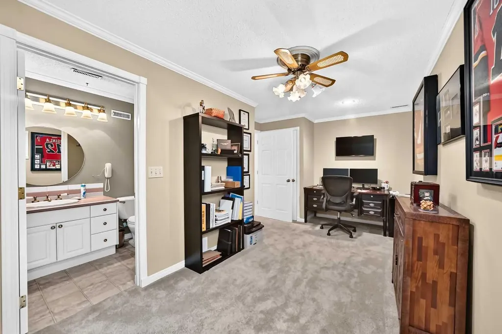 777 East Lakeview Road Chestermere AB T1X 1B1