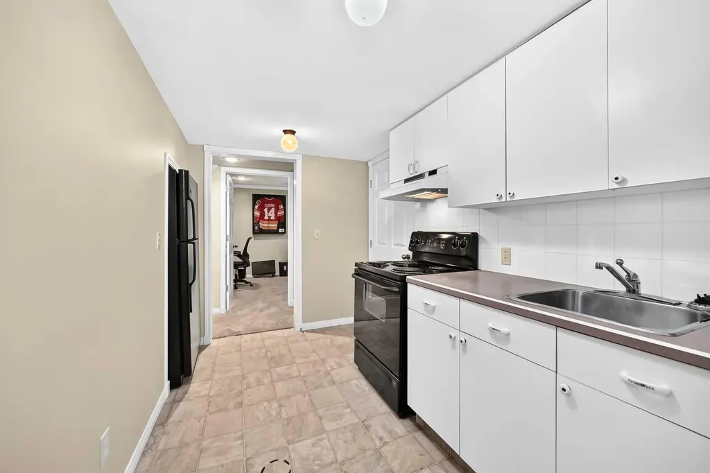 777 East Lakeview Road Chestermere AB T1X 1B1