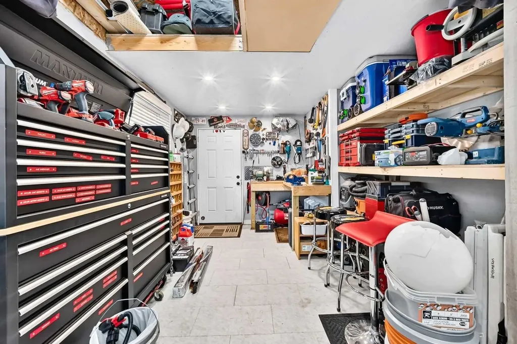 777 East Lakeview Road Chestermere AB T1X 1B1