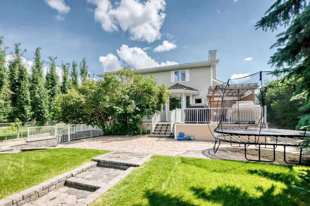 777 East Lakeview Road Chestermere AB T1X 1B1
