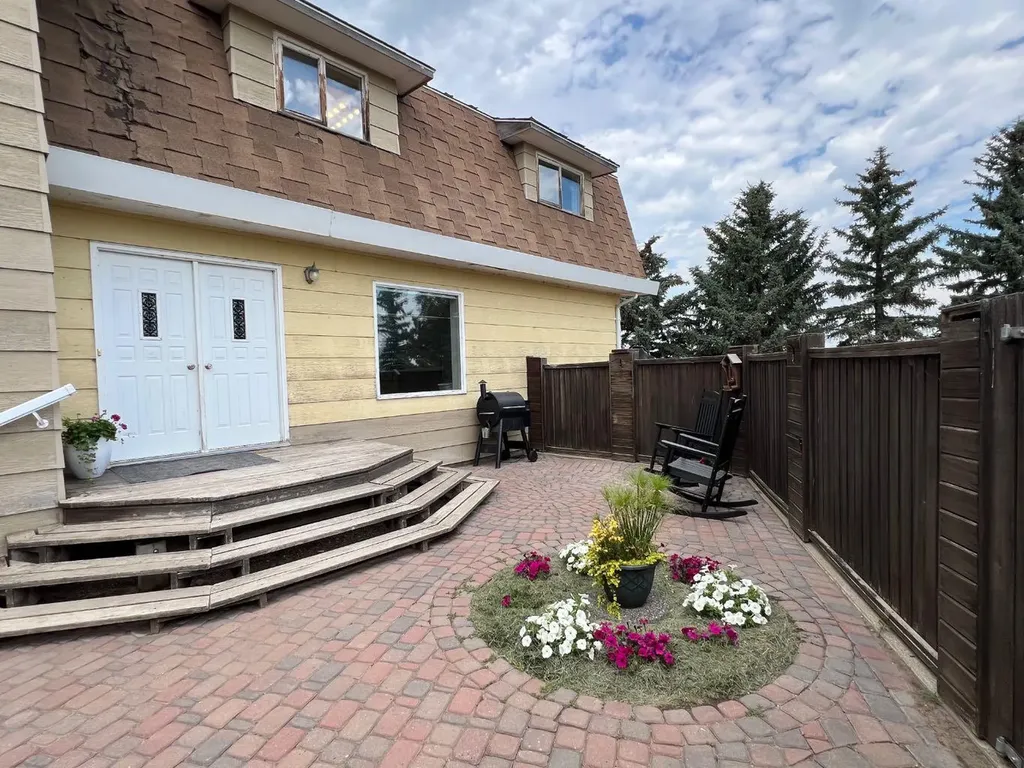 85026 Range Road 194 Rural Lethbridge County AB T1M 1N2