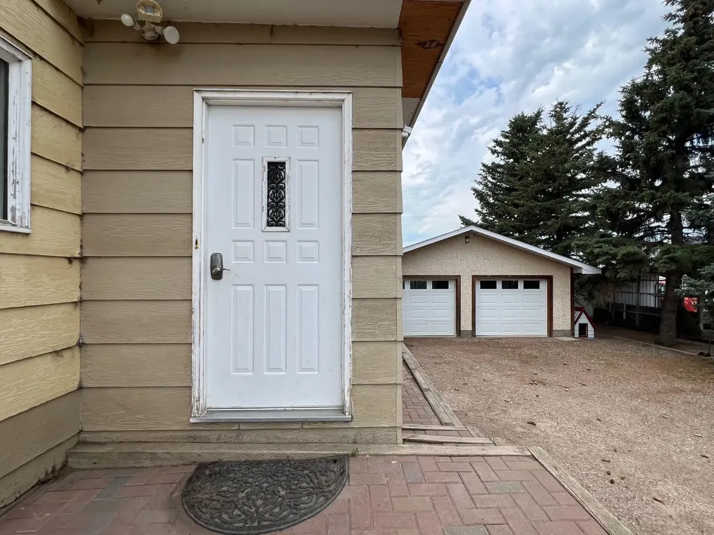 85026 Range Road 194 Rural Lethbridge County AB T1M 1N2