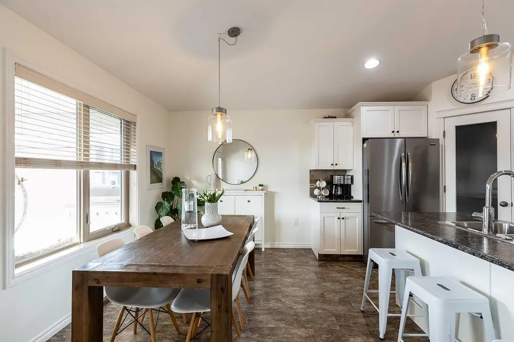 184 Hamptons Way SE Medicine Hat AB T1B 0E1