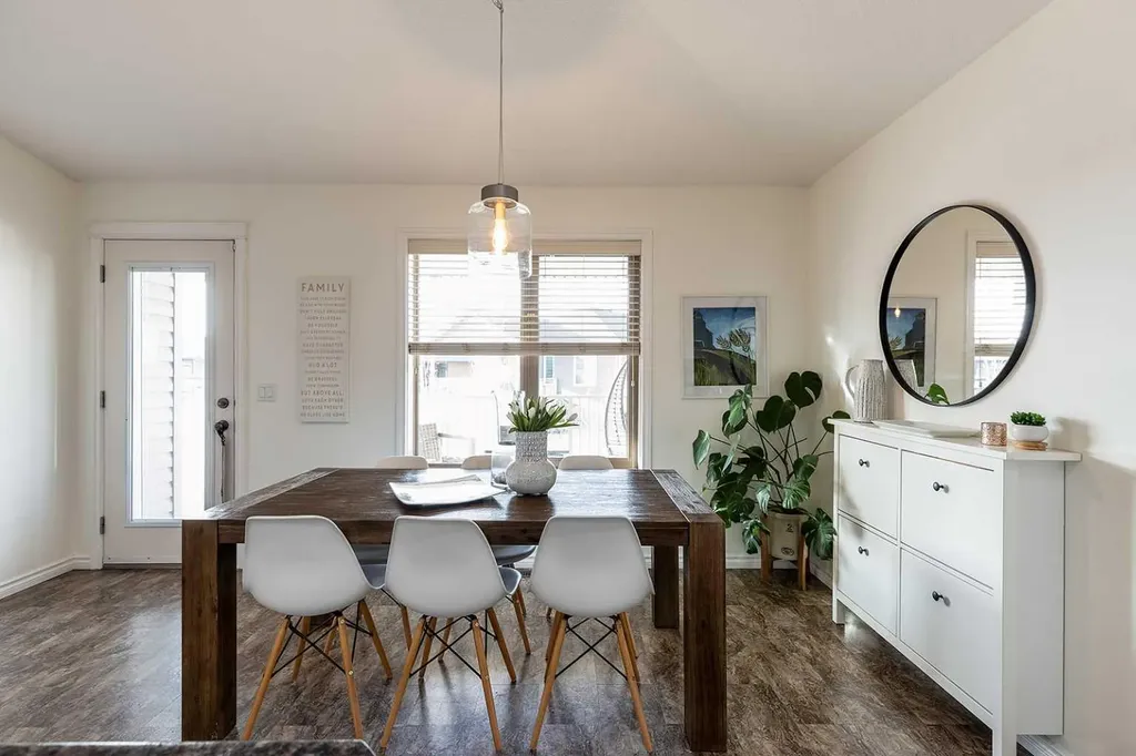 184 Hamptons Way SE Medicine Hat AB T1B 0E1