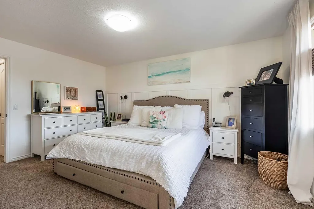 184 Hamptons Way SE Medicine Hat AB T1B 0E1
