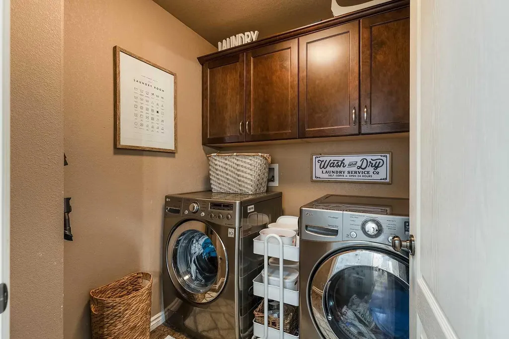 184 Hamptons Way SE Medicine Hat AB T1B 0E1