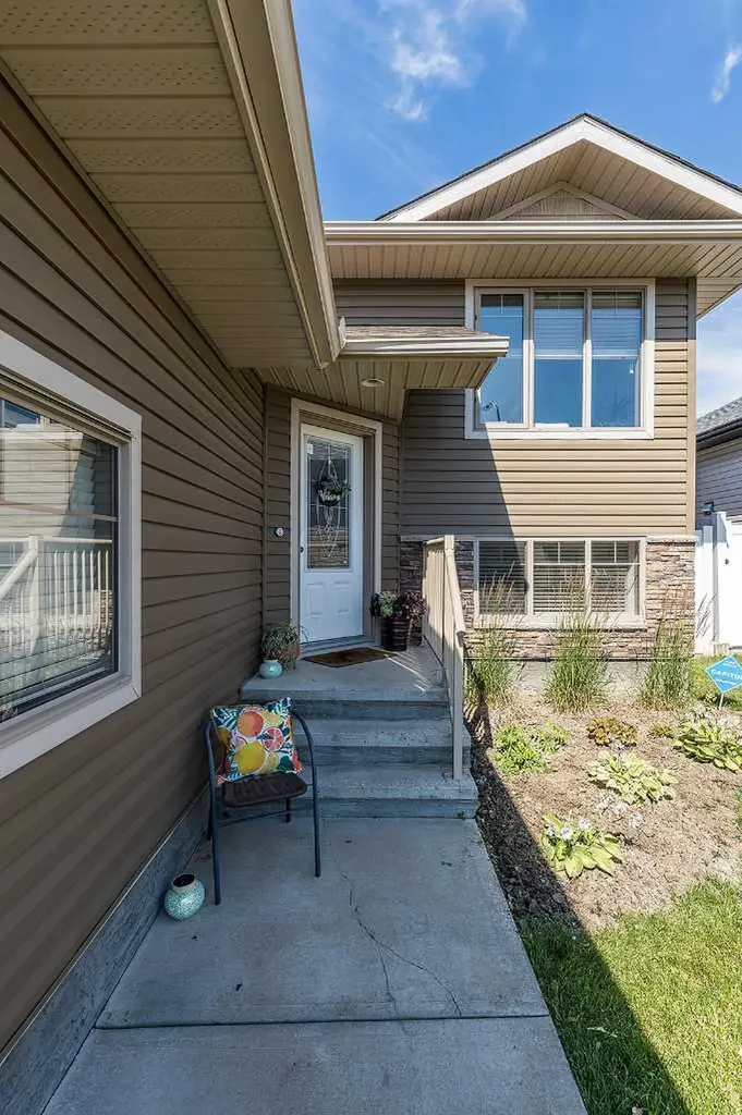 184 Hamptons Way SE Medicine Hat AB T1B 0E1