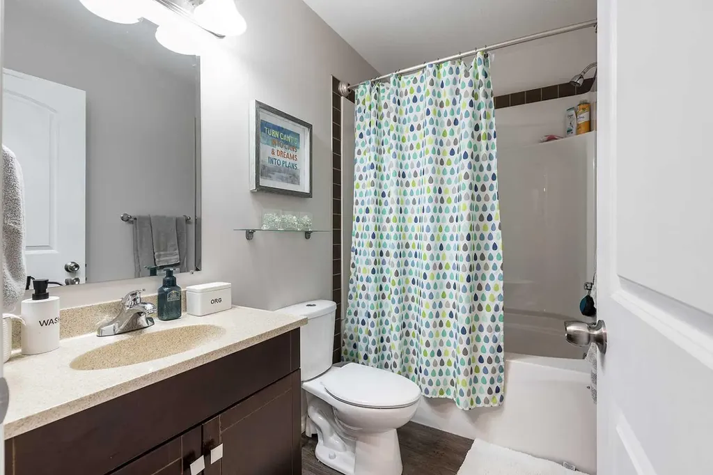 184 Hamptons Way SE Medicine Hat AB T1B 0E1